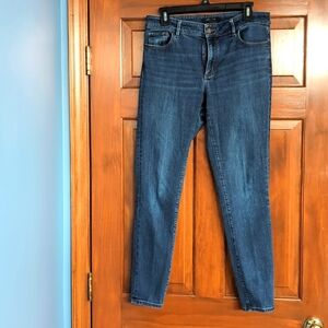 Ann Taylor curvy skinny jeans, size 8, medium wash